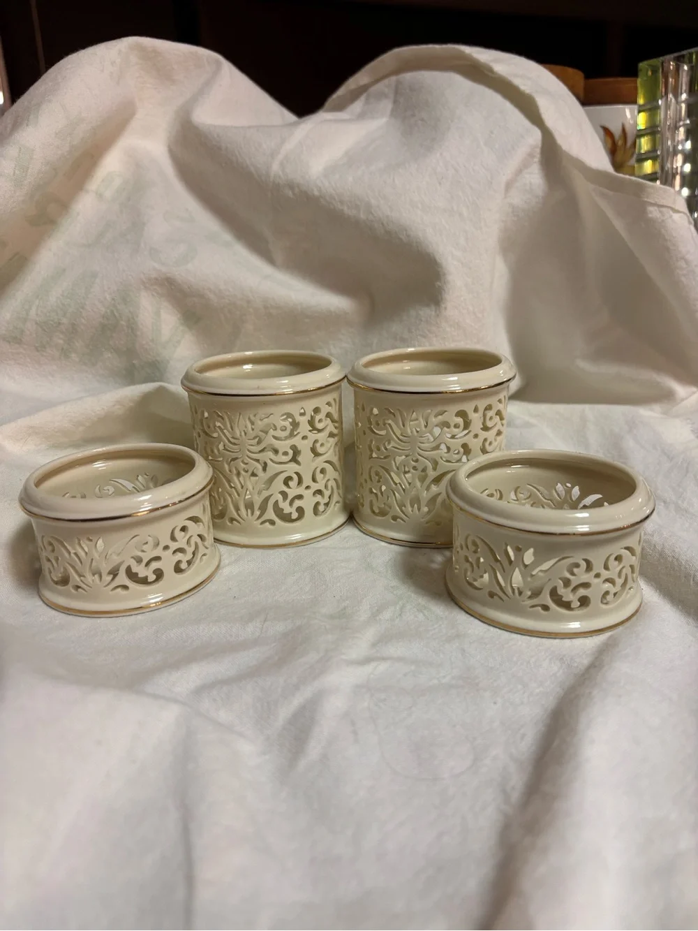 4 Lenox illuminates ivory pierced porcelain Filigree Votive Candle Holders